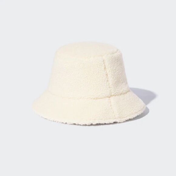 Fleece hat with a fluffy texture - Picture 1 of 4